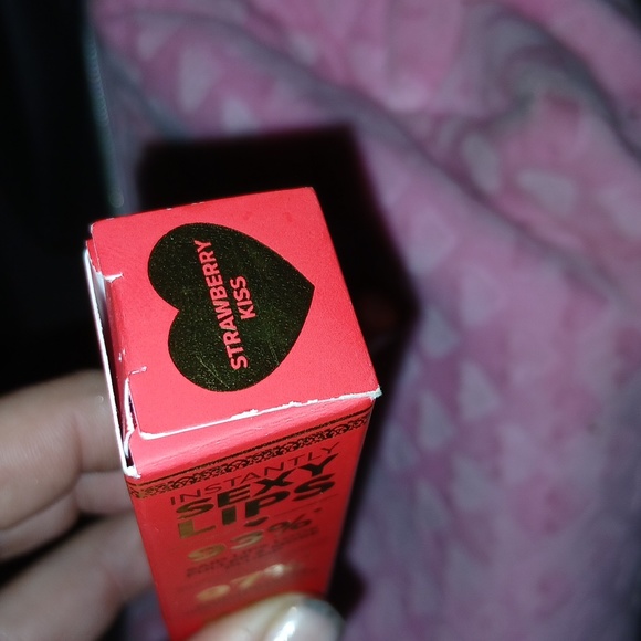 3/$30 NIB Too Faced Lip Injection Extreme Lip Plumper - Strawberry Kiss - Picture 6 of 7